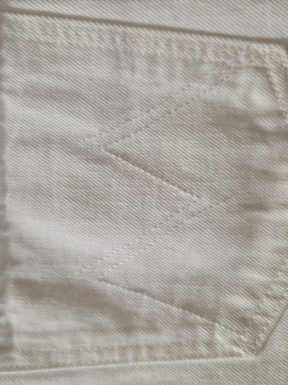 Mother Maven Bermuda Fray Shorts in Picket Fence Size 24